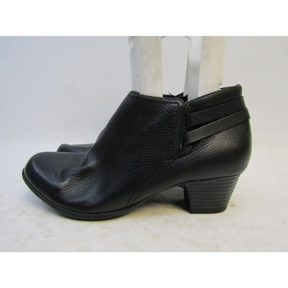 CLARKS Womens Size 10 W Wide Black Zip Fashion Ankle Boots Bootie - Picture 1 of 11